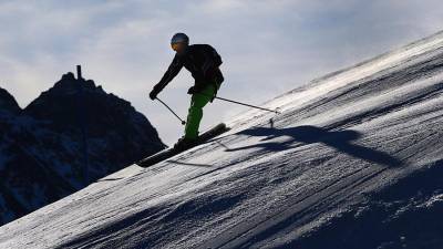 Лыжница погибла при падении со скалы на востоке Франции