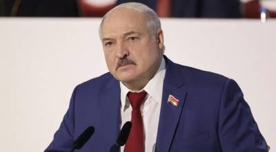 Лукашенко призвал переходить на кнопочные телефоны