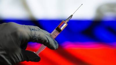 Французский политолог назвал Россию лидером «вакцинной дипломатии»