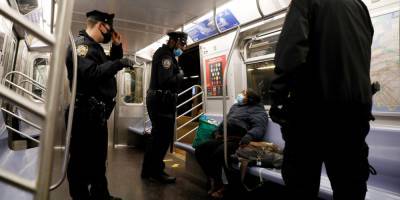 Серия нападений с ножом в метро Нью-Йорка: двое погибших и двое раненых, все они бездомные