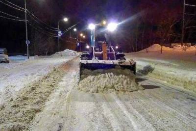 Дороги и улицы Серпухова отчищают от снега круглосуточно