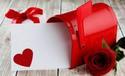 Тюменцы поздравили возлюбленных валентинками из специального ящика