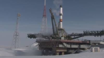 Ракета "Союз-2.1а" готовится к запуску в штатном режиме