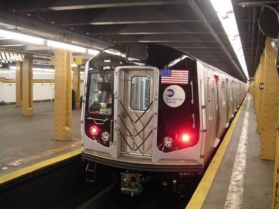 В Нью-Йорке неизвестный совершил серию жестоких убийств в метро и мира