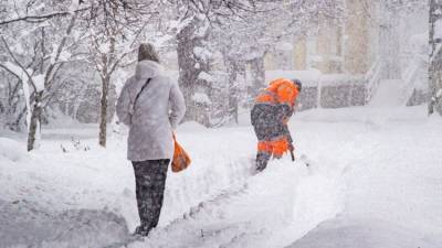 После снегопада: какова ситуация на дорогах и объектах ЖКХ в Крыму