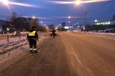 В Екатеринбурге Лада Гранта сбила ребенка, перебегающего дорогу