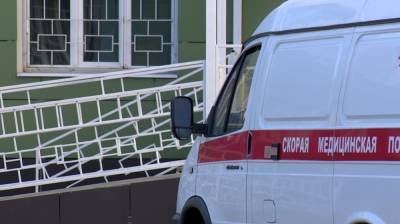 В Воронеже при столкновении легковушки и внедорожника пострадали 2 человека