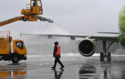 В аэропортах Москвы задержано и отменено более 90 рейсов
