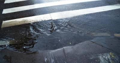 На левом берегу Киева прорвало водопровод: движение на некоторых улицах перекрыто
