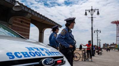 Более 500 полицейских Нью-Йорка ищут убийцу из метро