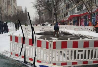 На левом берегу Киева прорвало водопровод: где ограничено движение – фото, видео