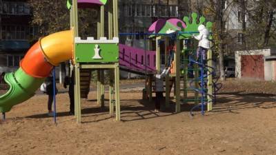Пропавшая девочка найдена мертвой на детской площадке в Петербурге