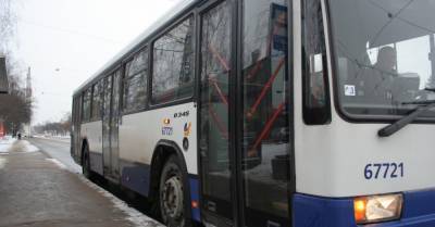 В Пардаугаве сгорел автобус Rīgas satiksme