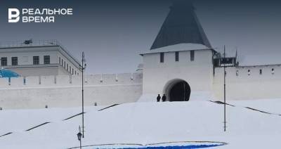Под стенами Казанского Кремля появился российский триколор-валентинка