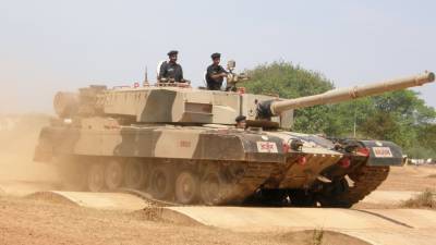 Недостатки танка Arjun вызвали возмущение у индийских пользователей Сети