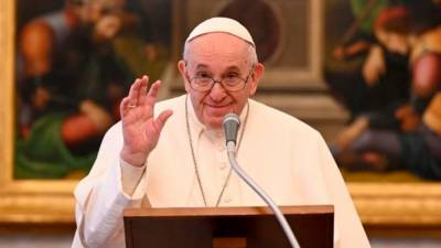 Папа римский Франциск обратился к влюбленным на воскресной проповеди
