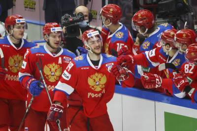 "Традиция": победная фотосессия сборной России после первого места на Шведских хоккейных играх. ВИДЕО