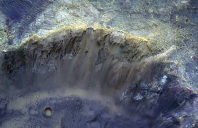 «Роскосмос» показал фото малого кратера Марса