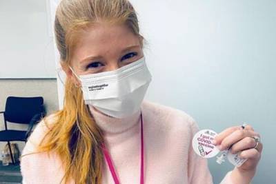 Дочь Билла Гейтса пошутила о «чипировании» после вакцинации от COVID-19