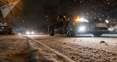 Эксперт назвал полезные приемы при езде на автомобиле в снегопад
