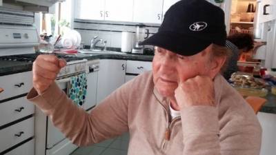 Внук в Израиле: дедушка наслушался российской пропаганды и умер от коронавируса