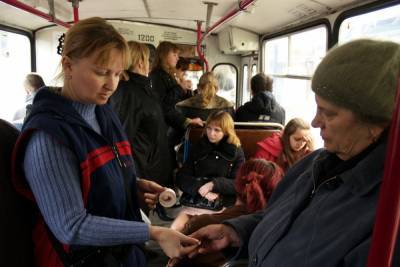 Госдума приняла законопроект о запрете высаживать детей из транспорта - в Саратове он действует уже полгода
