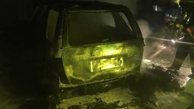 Появились фото и видео сгоревшего на парковке воронежского гипермаркета Mercedes