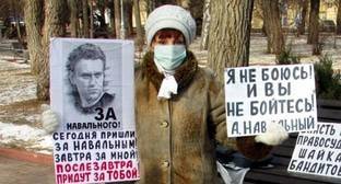 Волгоградские активисты провели одиночные пикеты в поддержку Навального