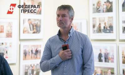Ройзман принял участие акции с фонариками в Екатеринбурге