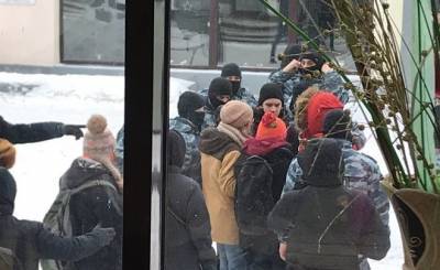 Стало известно за что в Казани задержали активисток после согласованного митинга