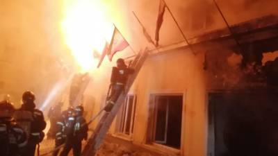 В центре Москвы обрушилась крыша горящего здания