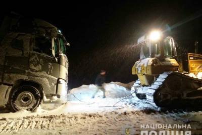 В Черниговской области мужчина заявил об убийстве, чтобы в снегопады вызвать полицию на спецтехнике