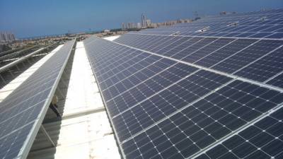 Солнечные батареи на крышах школ: родители опасаются излучения