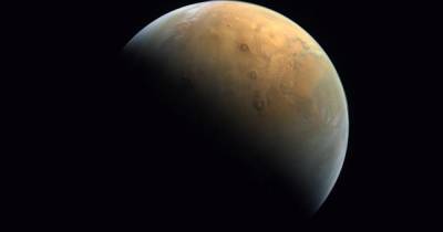 Зонд из ОАЭ сделал свой первый снимок Марса