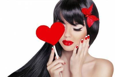 10 романтических причесок с сердцем к 14 февраля