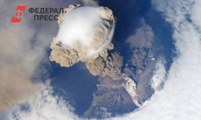 На курильском вулкане началось извержение лавы