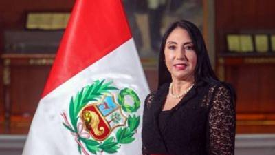 Глава МИД Перу подала в отставку из-за вакцинации вне очереди