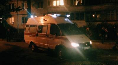 В Москве молодой мужчина выпал из окна 17-го этажа вместе со своей пятилетней дочкой