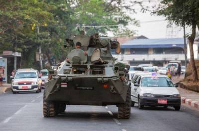 На борьбу с протестующими выдвинули танки: что происходит в Мьянме