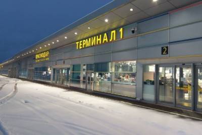 Краснодарский аэропорт закрыли, чтобы расчистить от снега
