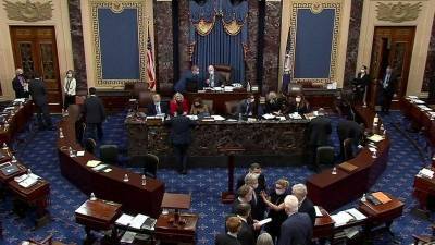 Импичмент: сенаторы оправдали Трампа по обвинению в подстрекательстве к штурму Капитолия