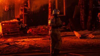 Огонь охватил здание цеха по переработке угля в Якутии