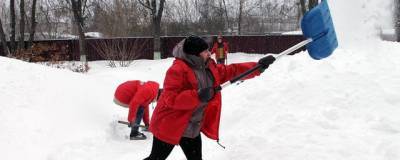 Электрогорские волонтеры вышли на уборку снега возле соцобъектов