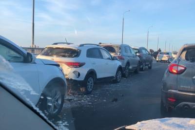 На въезде в Рязань столкнулись 11 машин