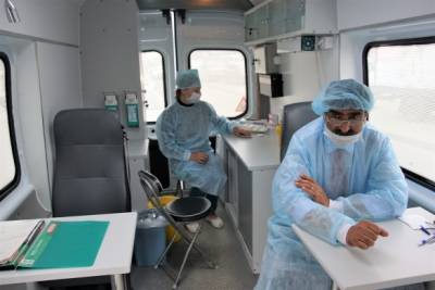 Мобильный пункт вакцинации от коронавируса у метро в Петербурге закрыли из-за морозов