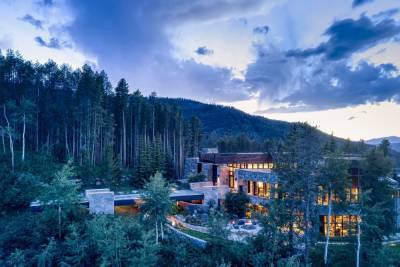 Сказочный лес и изысканный дом: как выглядит мечта отшельника за 78 миллионов долларов