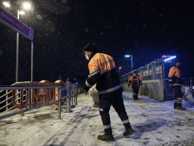 Снегопад обрушился на Турцию: больше всего досталось Стамбулу