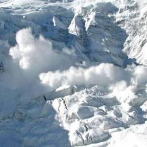 В Канаде в результате схождения лавины погиб человек