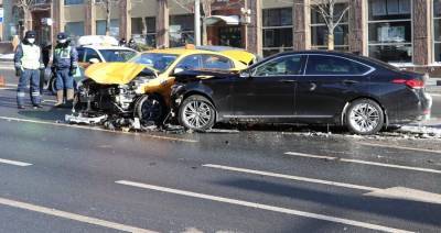 Два человека пострадали в аварии на Тверской улице