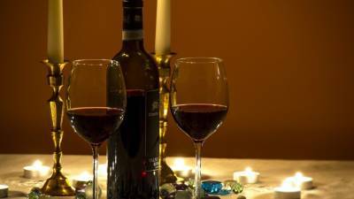Сомелье из Челябинска обманул ценителя элитных вин на 3 млн рублей